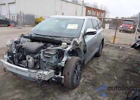 2018 Toyota Highlander Xle from USA, damaged, VIN 5TDJZRFH1JS543044